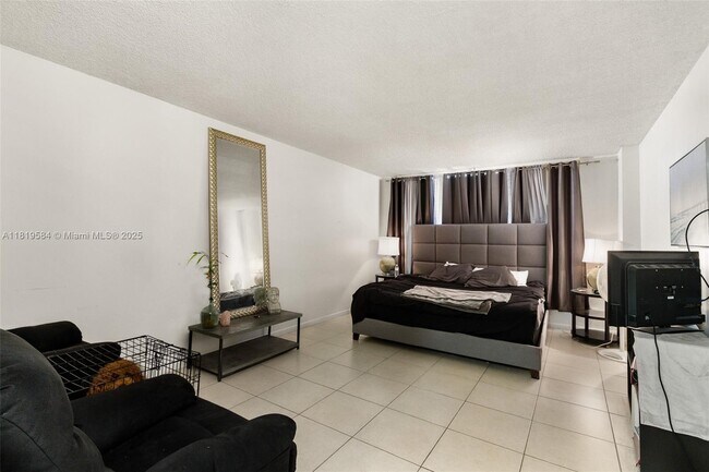 Building Photo - 3800 S Ocean Dr