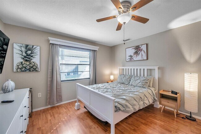 Building Photo - 6421 Drexel Dr