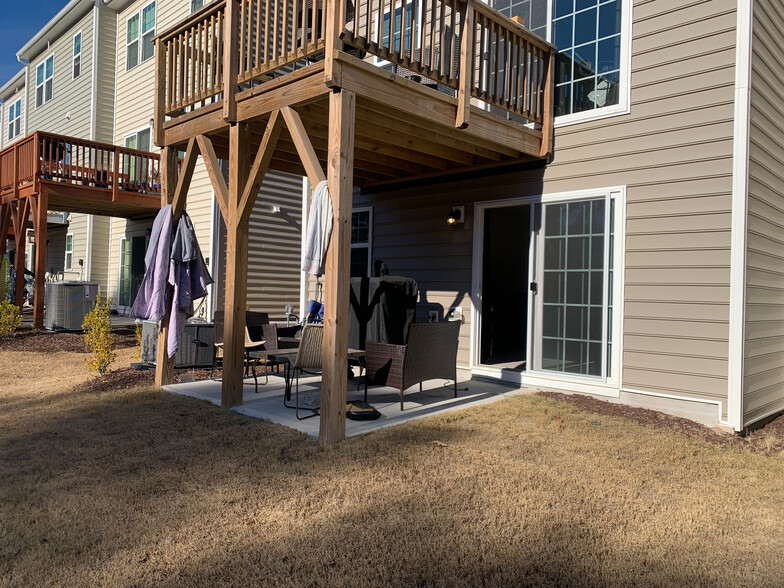 Building Photo - Room in Townhome on Pathfinder Wy