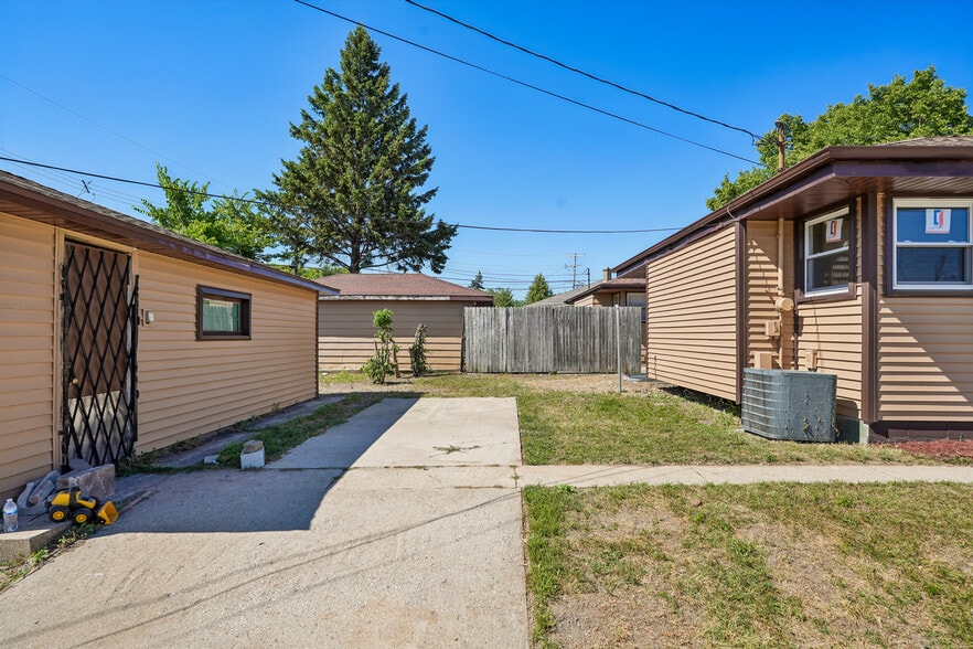 Building Photo - 5625 N 92nd St