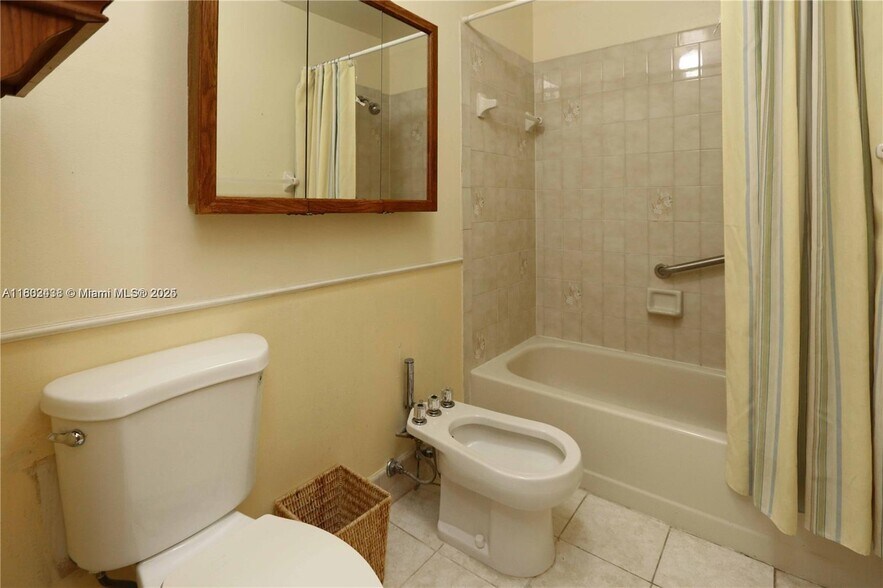 Building Photo - 2500 SW 113th Ct