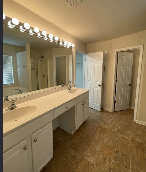 Building Photo - 11142 Cypress View Dr