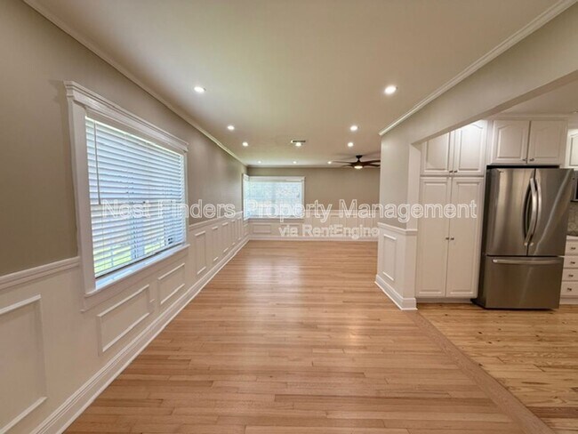 Building Photo - 1455 Riverbirch Ln