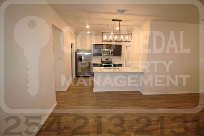 Building Photo - 5105 Red Rose Xing