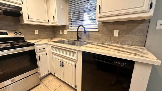 Building Photo - 6713 Lyrewood Ln