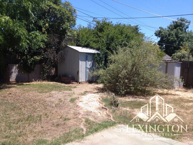 Building Photo - Charming 4-Bedroom Home in Arden-Arcade with Spacious Yard & Convenient Location