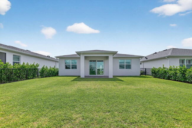 Building Photo - 14335 SW Skye Dr