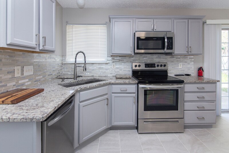 Building Photo - 9811 Sweet Plum Dr