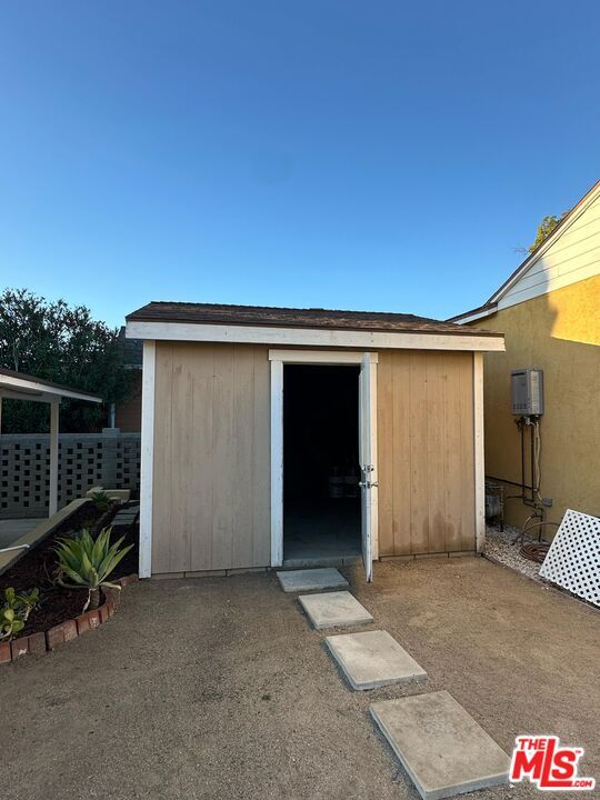 Building Photo - 10429 Oro Vista Ave