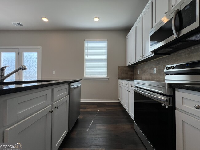 Building Photo - 204 Cornwell Wy