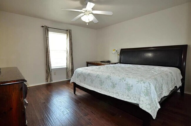 Building Photo - 6624 36th St