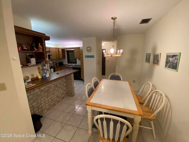 Building Photo - 423 Polk Ave