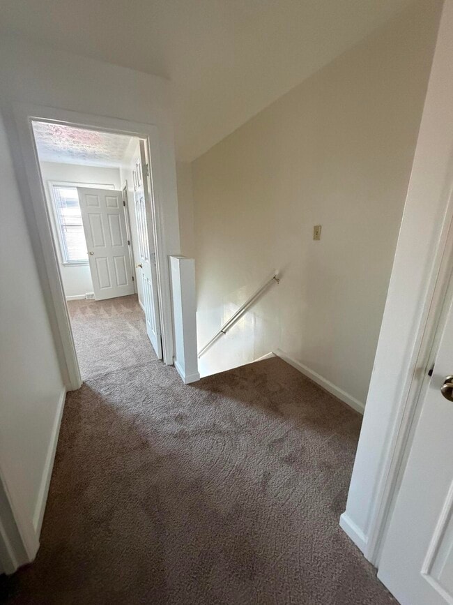 Building Photo - 106 Heritage Dr