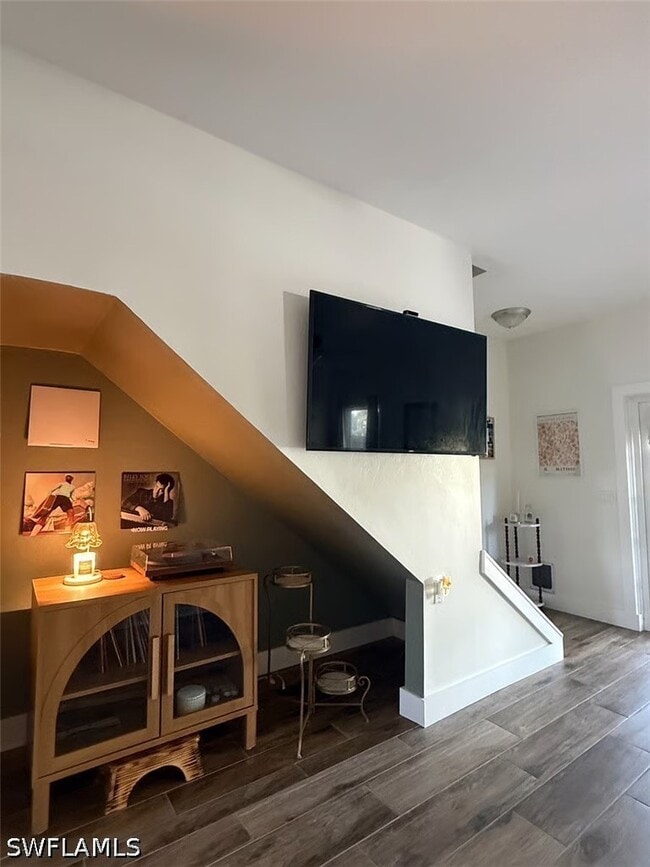 Building Photo - 6113 Lakefront Dr