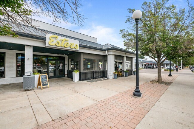 Building Photo - Come check out this beautiful apartment cl...
