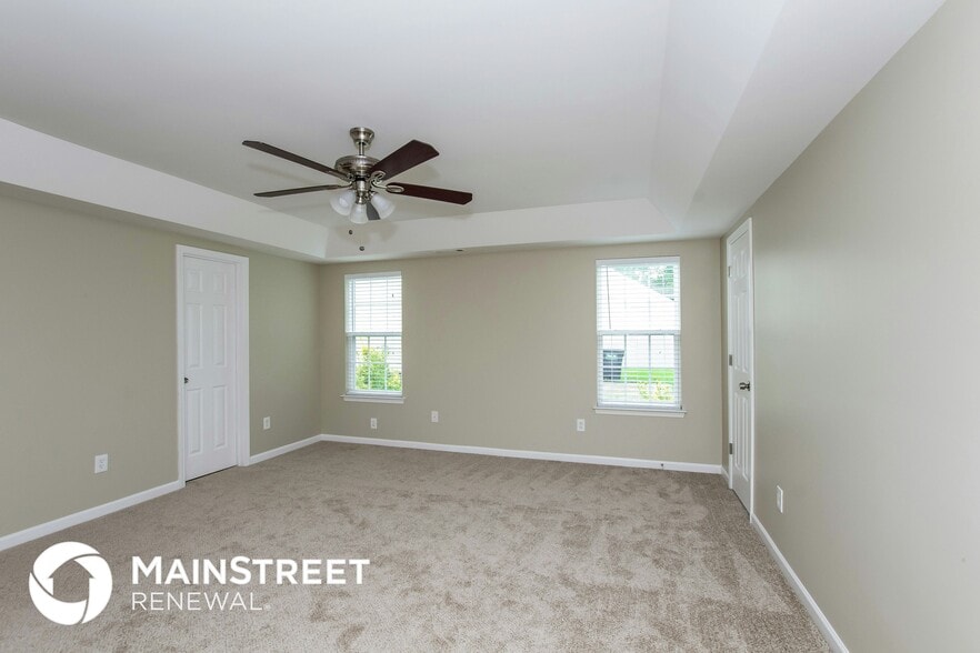 Building Photo - 2439 Sunset Oaks Dr
