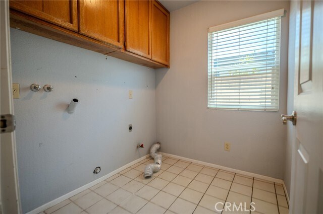 Building Photo - 3099 Oakview Ln