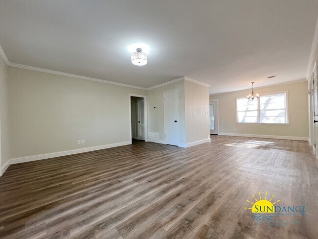 Building Photo - Stunning 3 Bedroom Home in Fort Walton Beach!s