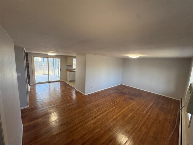 Building Photo - 169 Vermont Ave