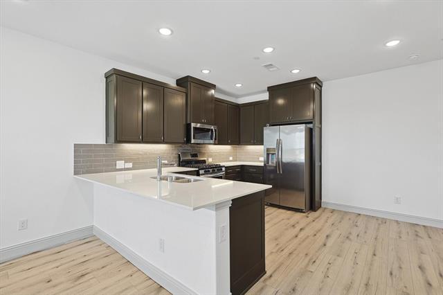 Building Photo - 517 Parkside Dr