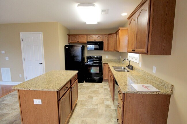 Building Photo - 800 Carson Cir