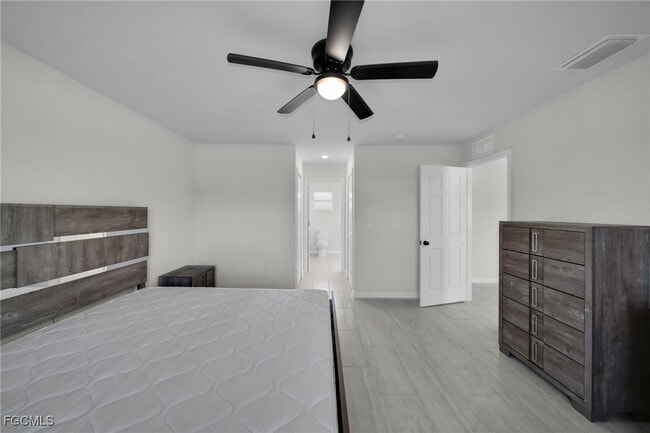 Building Photo - 1106 NE 11th Ave