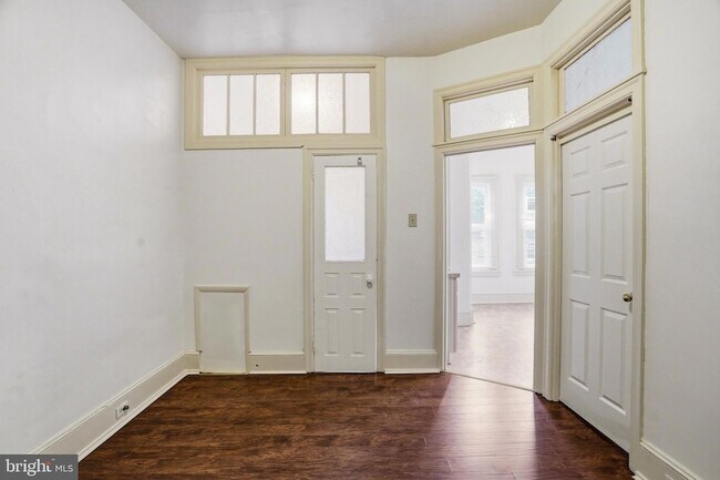 Building Photo - 2441 Brown St