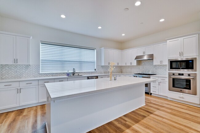 Building Photo - 2284 Solace Loop