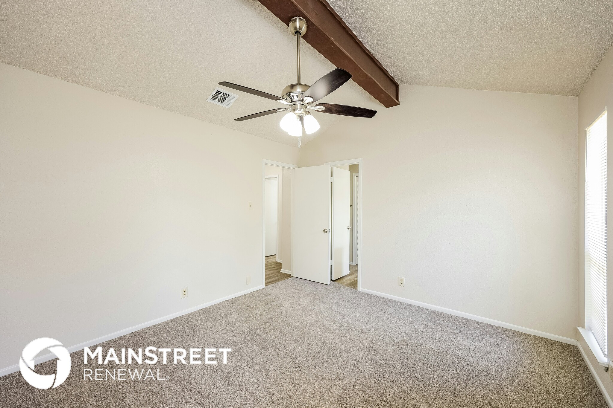 Building Photo - 2755 Knoll Tree St