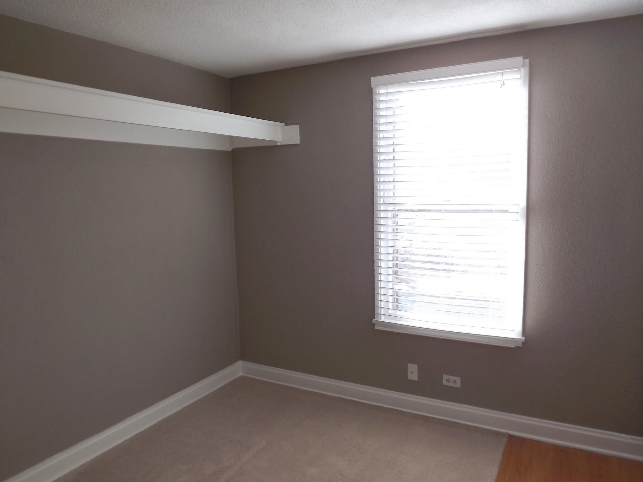 Building Photo - 115 N Park St