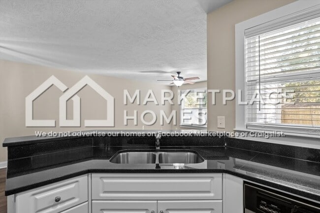 Building Photo - 128 Downsbury Rd