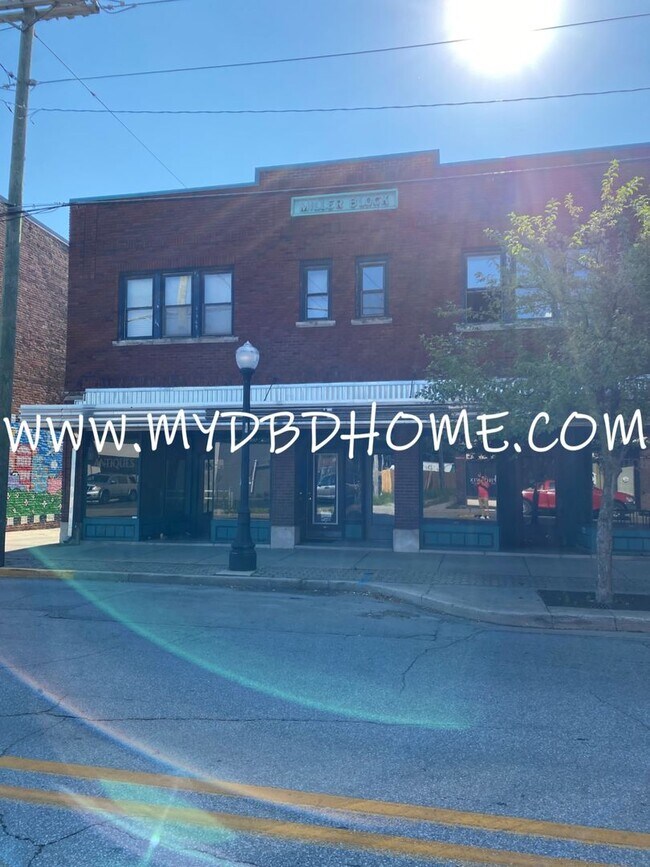 Primary Photo - 1117 Broadway