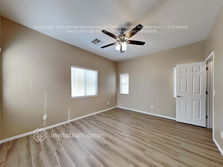 Building Photo - 4648 E Laurel Ave