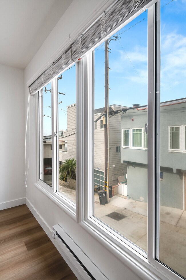 Living room View - 118 38th Pl