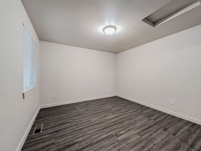 Building Photo - 5411 99th Pl NE