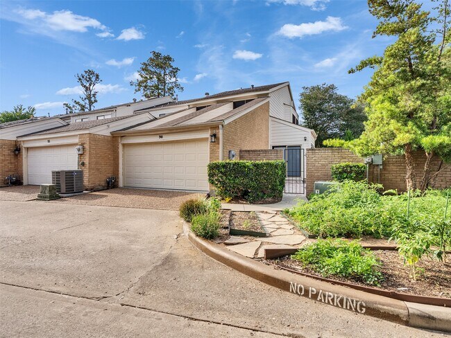 Building Photo - 12625 Memorial Dr