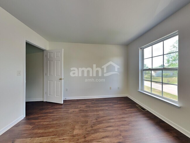 Building Photo - 5 Natalie Ct