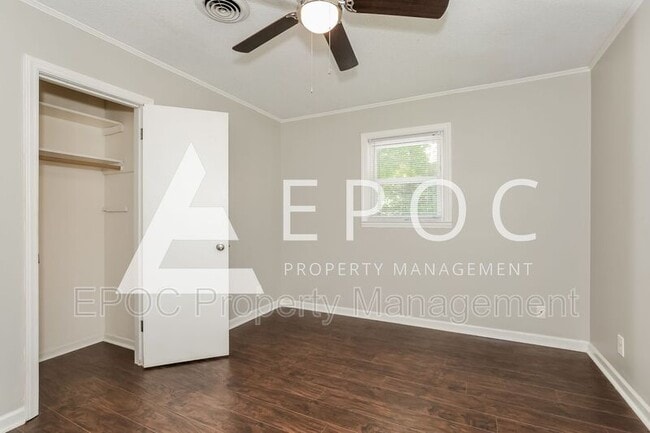 Building Photo - 1019 Cypress Dr