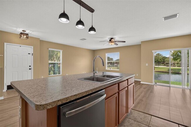 Building Photo - 817 Ashentree Dr