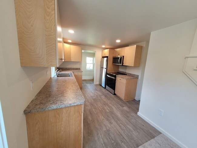 Building Photo - 55 N Church St