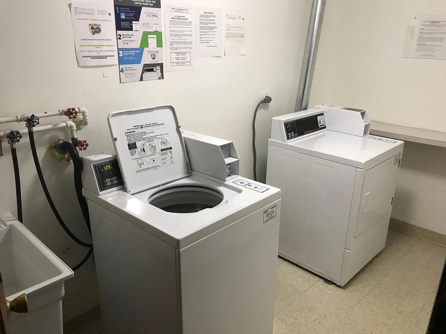 Building Photo - 2333 N Neva Ave