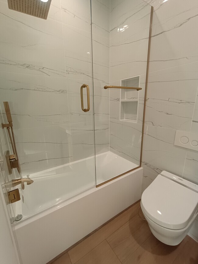 Building Photo - 1815 G St