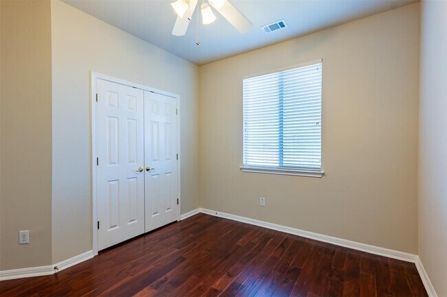 Building Photo - 9329 Castle Pines Dr