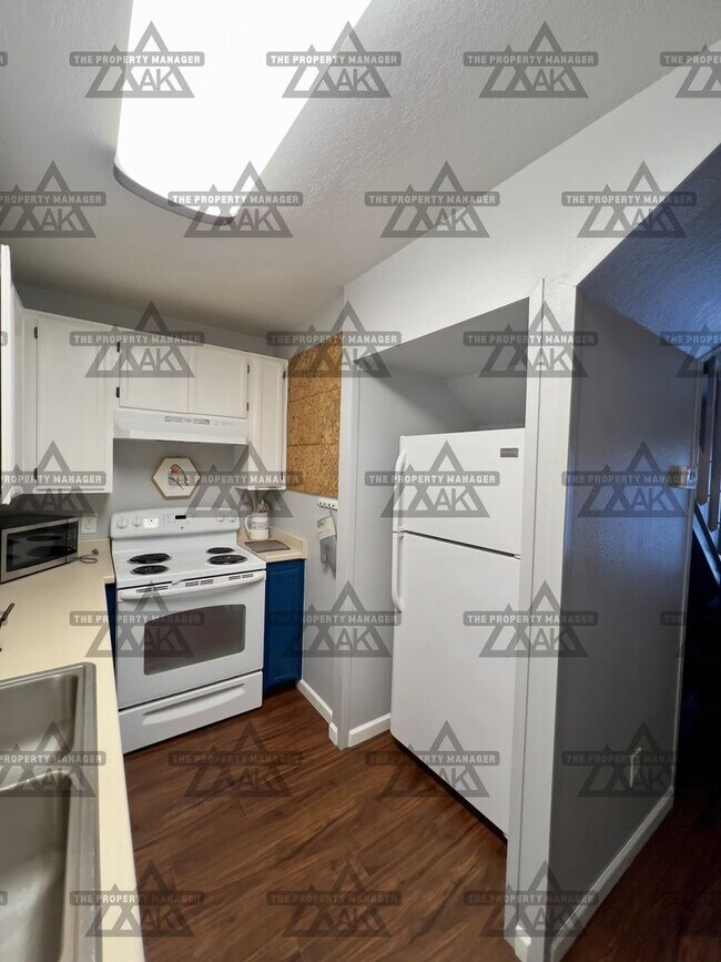 Building Photo - 28th Ave 1215-