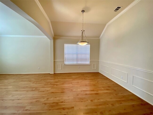 Building Photo - 1420 Hudspeth Dr