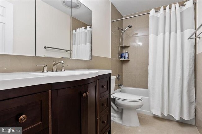 Building Photo - 962 Chanticleer