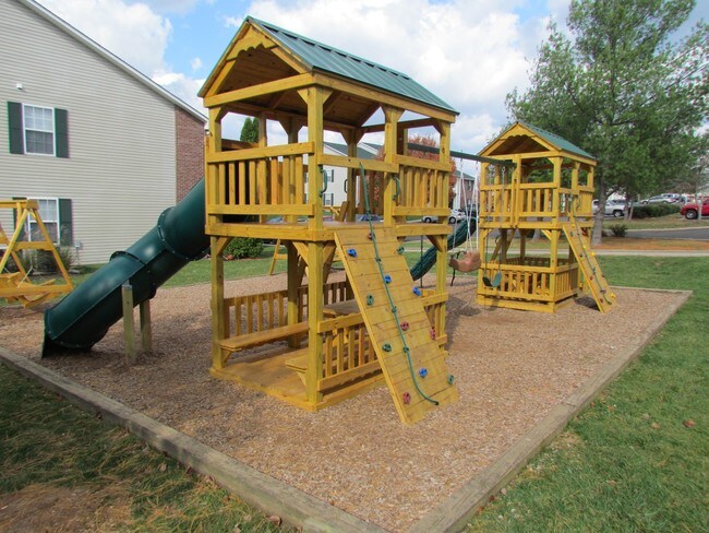 Colonial Gardens - Georgetown, KY | Apartment Finder