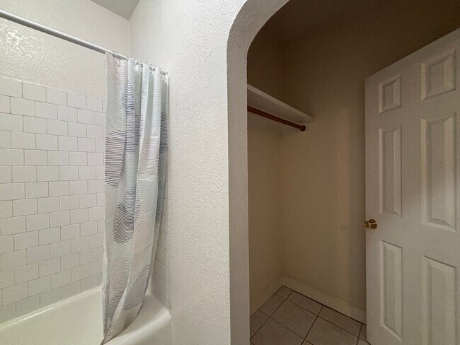 Interior Photo - 1109 Laguna