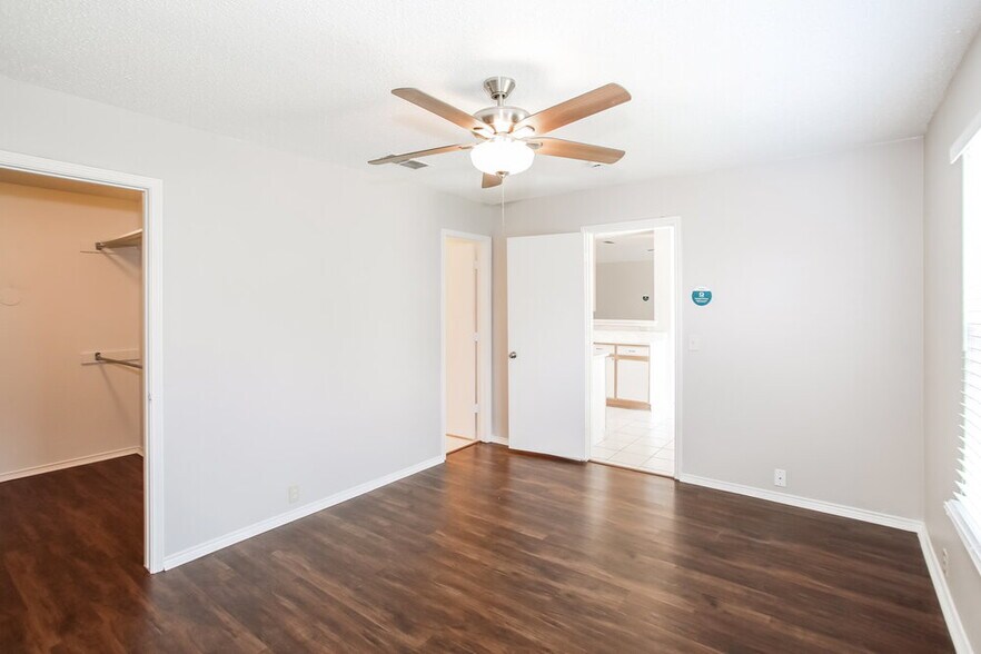 Building Photo - 1024 Beechwood Dr