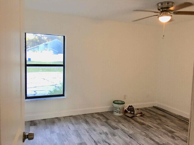Building Photo - 2888 Wonderwood Ln